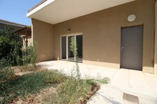 ROBION (84440) – Rare à la vente : Maison de plain-pied avec jardin, terrasse et 2 parkings au cœur du Luberon - 235.000 €
