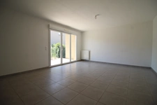 ROBION (84440) – Rare à la vente : Maison de plain-pied avec jardin, terrasse et 2 parkings au cœur du Luberon - 235.000 €