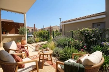 ROBION (84440) – Rare à la vente : Maison de plain-pied avec jardin, terrasse et 2 parkings au cœur du Luberon - 235.000 €