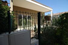 ROBION (84440) – Rare à la vente : Maison de plain-pied avec jardin, terrasse et 2 parkings au cœur du Luberon - 235.000 €