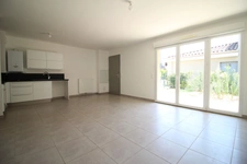 ROBION (84440) – Rare à la vente : Maison de plain-pied avec jardin, terrasse et 2 parkings au cœur du Luberon - 235.000 €