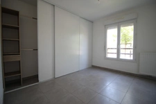 ROBION (84440) – Rare à la vente : Maison de plain-pied avec jardin, terrasse et 2 parkings au cœur du Luberon - 235.000 €