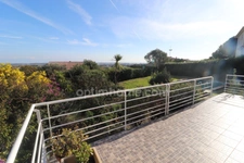 EXCLUSIVITÉ : Villa avec Vue Imprenable sur la Mer et l’Étang