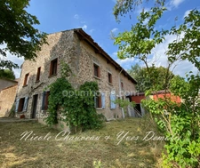 Ensemble immobilier de caractère à rénover, avec grange, au cœur de la nature – Le Vernet-la-Varenne