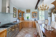 Proche de BOURG ACHARD - Propriété de charme - 211 m2 - 5 chambres - Terrain 8200 m2 - 2 Dépendances - Parking - Garage