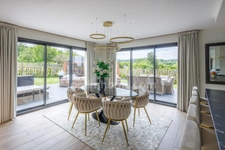 A mi chemin entre Honfleur et Trouville sur mer - Masion contemporaine d'architecte- 228 m2 - 2 suites dont 1 en rdc - 2 chambres Terrain 1085 m2 - Jacuzzi - Double Garage et parkings