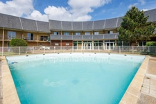 Proximité de Honfleur - Appartement T2 - 31.60 m2 - 1 chambre - terrasse - Parking - 1er et dernier étage sans ascenseur - Résidence avec piscine