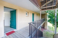 Proximité de Honfleur - Appartement T2 - 31.60 m2 - 1 chambre - terrasse - Parking - 1er et dernier étage sans ascenseur - Résidence avec piscine