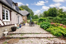 Proximité de Dozulé - Maison de caractère avec dépendances - 105 m2 - 4 chambres - Terrain 1680 m2 - Parkings