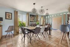 Maison familiale avec piscine à 5 minutes de Pont-l'Évêque – 225 m² – 5/6 chambres – Terrain de 4 000 m² - Garage et parking