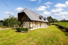 Dozulé - Maison de caractère - 145 m2 - 3 chambres - Terrain 4000 m2 environ - Garage - Parking