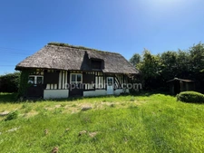 A mi chemin entre Blangy le Chateau et Lisieux - Propriété Equestre - 14 ha d'herbages - 15 boxes - Hangar - Maison de MAitre de plus de 200 m2 - Maison de gardien de 59 m2