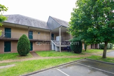 Proximité de Honfleur - Appartement T2 - 31.60 m2 - 1 chambre - terrasse - Parking - 1er et dernier étage sans ascenseur - Résidence avec piscine