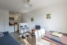 Proximité de Honfleur - Appartement T2 - 31.60 m2 - 1 chambre - terrasse - Parking - 1er et dernier étage sans ascenseur - Résidence avec piscine