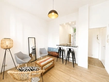 HONFLEUR – CHARMANT APPARTEMENT 2 PIÈCES DE 32 m2 - PLAIN PIED - COUR PRIVATIVE ET VUE SUR LE BASSIN