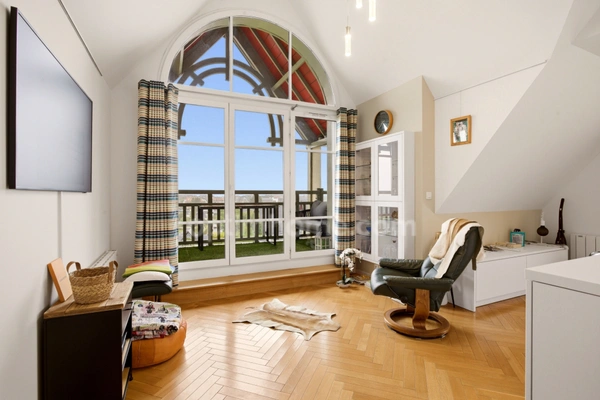 DEAUVILLE - Appartement Duplex - 138.46 m2 au sol - 3 chambres - Terrasses et balcon -  Vue mer - Parking - Cave