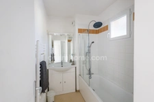 Proximité de Honfleur - Appartement T2 - 31.60 m2 - 1 chambre - terrasse - Parking - 1er et dernier étage sans ascenseur - Résidence avec piscine