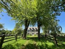 A mi chemin entre Blangy le Chateau et Lisieux - Propriété Equestre - 14 ha d'herbages - 15 boxes - Hangar - Maison de MAitre de plus de 200 m2 - Maison de gardien de 59 m2