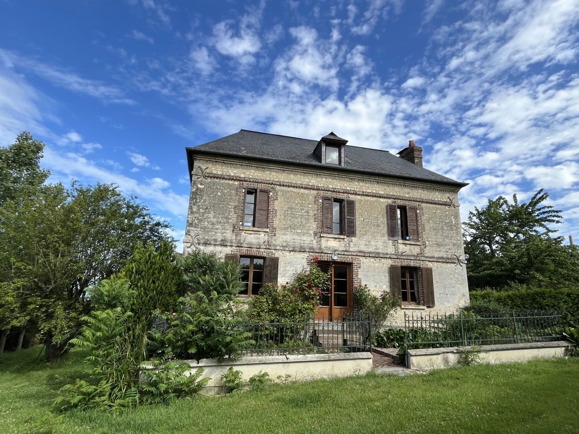 Maison 7 pièces 168 m² · à Pennedepie · 168 m² · 997 000 €