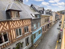 Studio de charme au cœur de Honfleur – Place Sainte-Catherine - 16 M2- 2EME ETAGE SANS ASCENSEUR