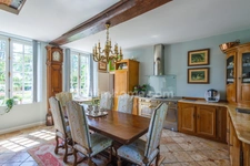 Proche de BOURG ACHARD - Propriété de charme - 211 m2 - 5 chambres - Terrain 8200 m2 - 2 Dépendances - Parking - Garage