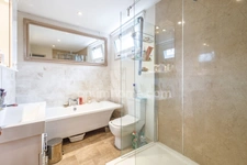Honfleur hyper centre - Maison de ville - 92 m2 - 2 chambres - 3 Terrasses - Jardin - Atelier/Cave en sous sol de 39 m2