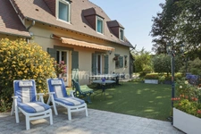 Maison familiale avec piscine à 5 minutes de Pont-l'Évêque – 225 m² – 5/6 chambres – Terrain de 4 000 m² - Garage et parking