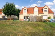 MEZIDON CANON - Maison en duplex mitoyenne d'un côté - 52.40 m2 - 1 chambre - Terrasse - Jardinet - 2 places de parking