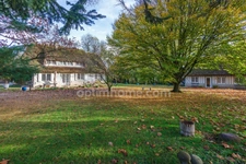 AUX PORTES DE HONFLEUR – DOMAINE NORMAND DE CHARME AVEC DEUX MAISONS SUR PARC PAYSAGER de 7 300 m²