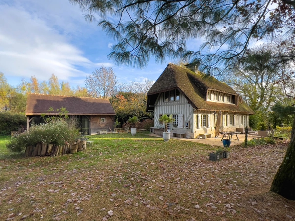 AUX PORTES DE HONFLEUR – DOMAINE NORMAND DE CHARME AVEC DEUX MAISONS SUR PARC PAYSAGER de 7 300 m²