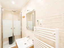 HONFLEUR – CHARMANT APPARTEMENT 2 PIÈCES DE 32 m2 - PLAIN PIED - COUR PRIVATIVE ET VUE SUR LE BASSIN