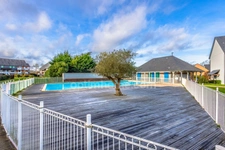 Aux portes de Honfleur - Appartement de type T2 - 41.90 m2 - 1 chambre - Terrasse - 1er étage - Piscine - Parking