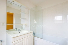 MEZIDON CANON - Maison en duplex mitoyenne d'un côté - 52.40 m2 - 1 chambre - Terrasse - Jardinet - 2 places de parking