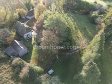 AUX PORTES DE HONFLEUR – DOMAINE NORMAND DE CHARME AVEC DEUX MAISONS SUR PARC PAYSAGER de 7 300 m²