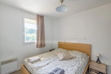 Proximité de Honfleur - Appartement T2 - 31.60 m2 - 1 chambre - terrasse - Parking - 1er et dernier étage sans ascenseur - Résidence avec piscine
