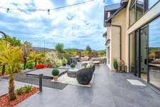 A mi chemin entre Honfleur et Trouville sur mer - Masion contemporaine d'architecte- 228 m2 - 2 suites dont 1 en rdc - 2 chambres Terrain 1085 m2 - Jacuzzi - Double Garage et parkings