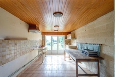 Proximité de Pont l'Evèque - Maison de 144 m2 - 3 chambres dont 1 rdc - Dépendance 65 m2 avec garage - Terrain 2177 m2