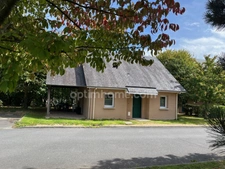 Proximité de Honfleur - Maison de 59 m2 en coropriété  - 2 chambres - Carport / Terrasse - Jardinet - Parking - Piscine et aires de jeux