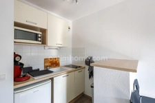 Proximité de Honfleur - Appartement T2 - 31.60 m2 - 1 chambre - terrasse - Parking - 1er et dernier étage sans ascenseur - Résidence avec piscine