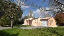 JOLIE MAISON DANS UN SUPERBE CADRE EN BORDURE DE GOLF