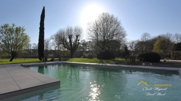 PROPRIÉTÉ DE PRESTIGE AUX PORTES DE TOULOUSE ENTIÈREMENT RÉNOVÉE AVEC PISCINE ET DÉPENDANCES D'EXCEPTION