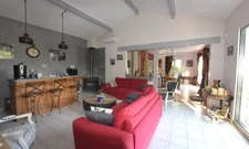 TRÈS BELLE MAISON PLAIN PIED RÉNOVÉE SUR TERRAIN 3400M² EN BORDURE DE GOLF