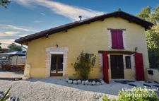 PROPRIETE XIXème ENTIEREMENT RESTAURÉE SUR GRAND TERRAIN