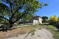 BELLE MAISON DE CHARME AU MILIEU DE LA VERDURE AVEC APPARTEMENT ADJACENT COMPLEMENTAIRE