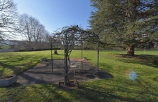 CORPS DE FERME T5 DE 1830 SUPERBEMENT RÉNOVÉ SUR TERRAIN ARBORÉ 6000 M²