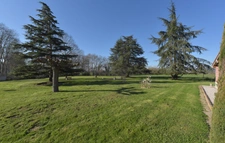 CORPS DE FERME T5 DE 1830 SUPERBEMENT RÉNOVÉ SUR TERRAIN ARBORÉ 6000 M²