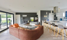 SUPERBE MAISON CONTEMPORAINE AVEC PISCINE SUR GRAND TERRAIN