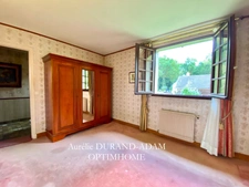 Agréable maison  - Secteur recherché - 4 Chambres - Grenier aménagé - Sous sol avec garage.