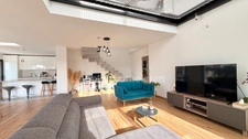 Maison contemporaine avec piscine - Calme, volumes et prestations.