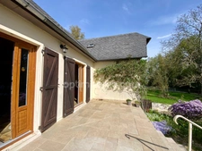 Agréable maison  - Secteur recherché - 4 Chambres - Grenier aménagé - Sous sol avec garage.